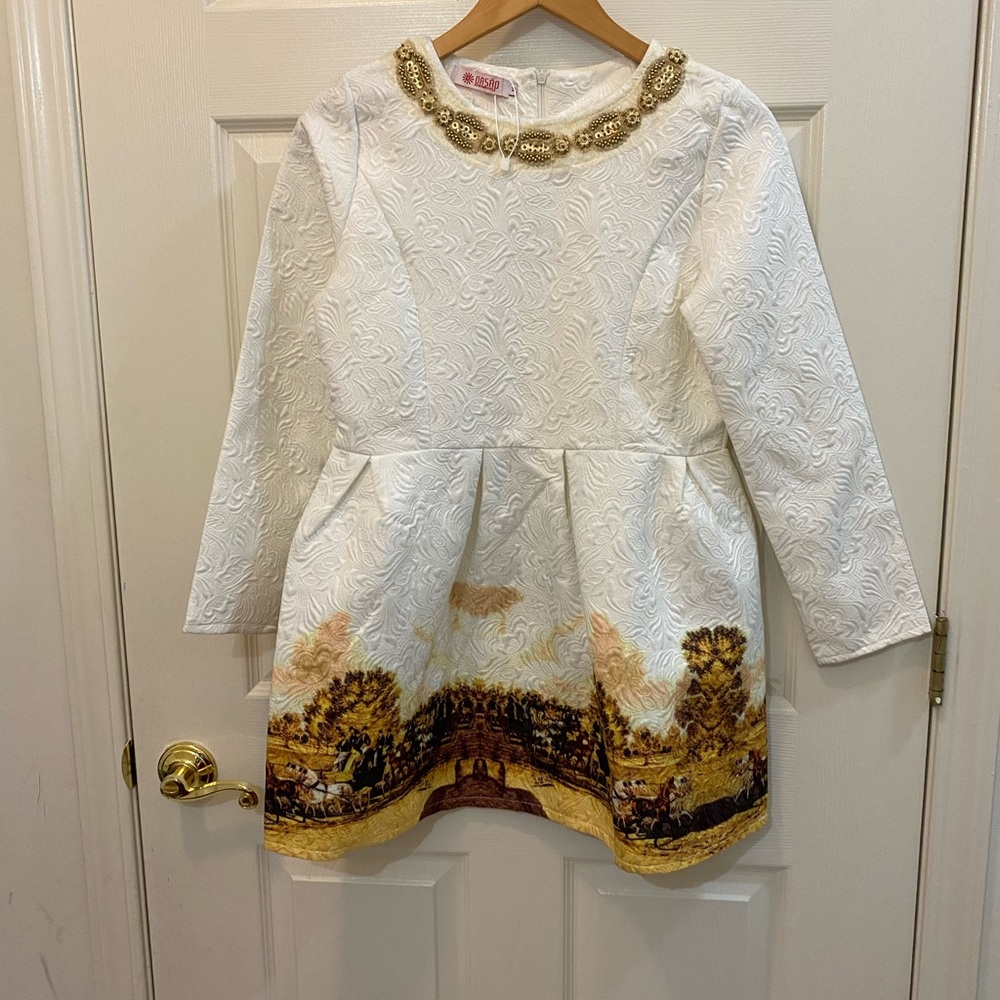 Beautiful mini dress with horse scene. Size Medium. New without tags